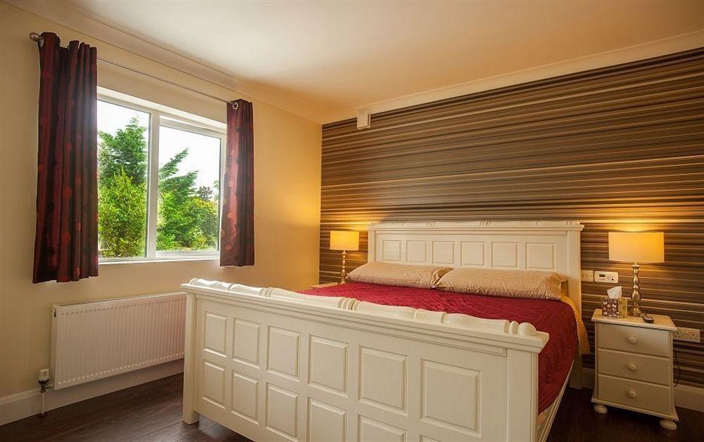 Sea Breeze Lodge B&B Голуэй Экстерьер фото