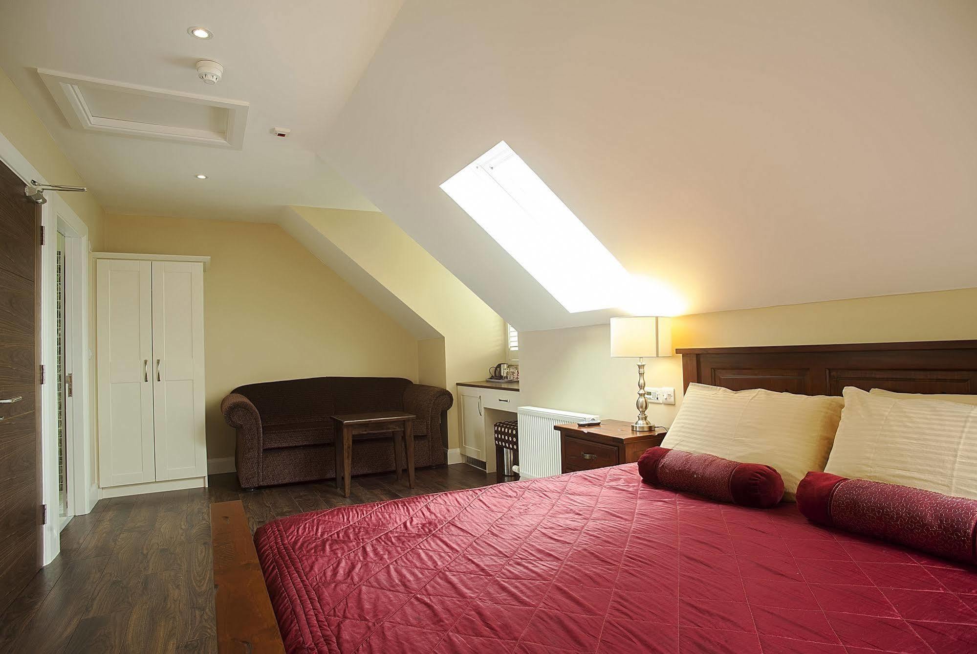 Sea Breeze Lodge B&B Голуэй Экстерьер фото